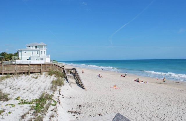 Terrific 3-bedroom house in charming Sebastian with AC, WiFi