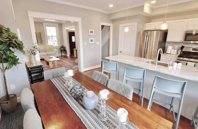 Terrific Family Townhouse + Parking x 2 cars