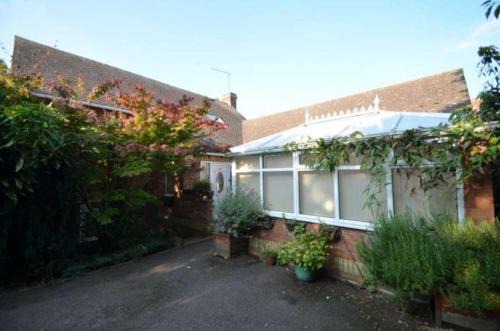 The Annex - Guest Gardens