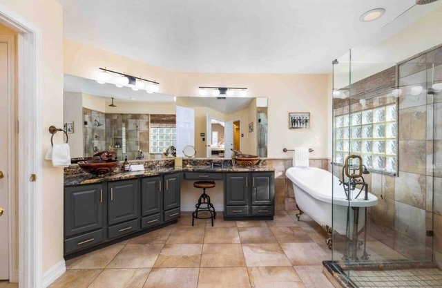 The Ashton - Heated Pool & Spa, A Luxury Retreat