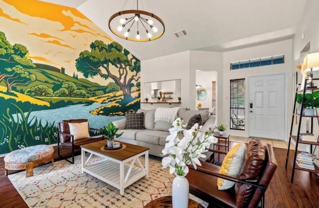 The Austin Oak! Single level 3 bedroom charmer!nn