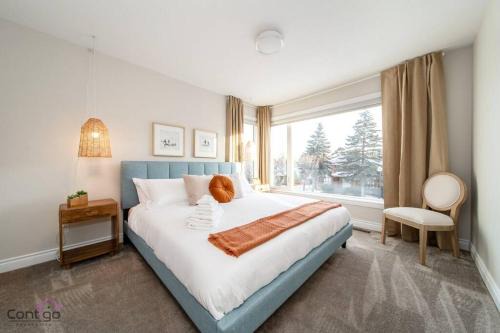 The Azure, Near DT & University, TWO King Beds!