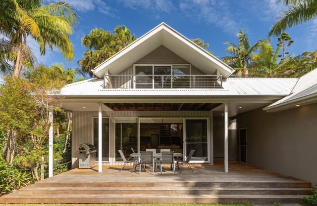 The Beach House @ Lizzie