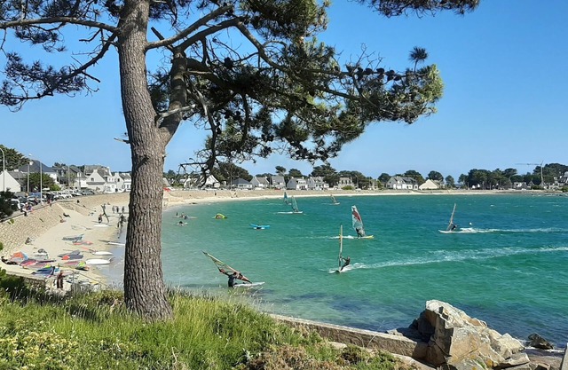 The beach two minutes away, beautiful apartment with private garden and south terrace