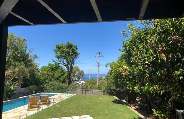 The Belle of Killcare- Private Luxury with Sea views - we are not the resort which is across the road