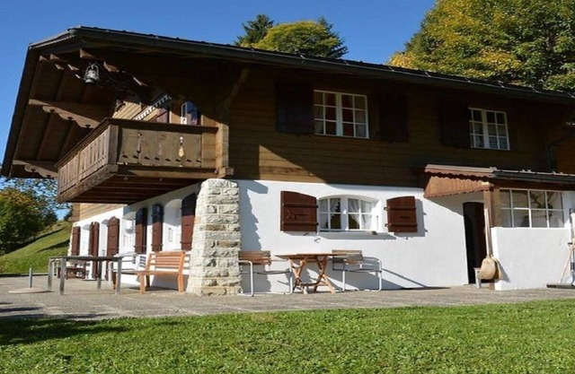 THE BEST OF GSTAAD-APPARTEMENT DANS UNE BELLE CAMPAGNE