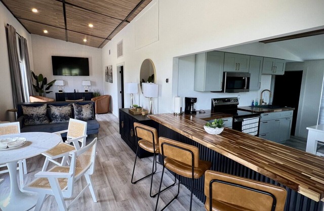 The black stone luxury retreat