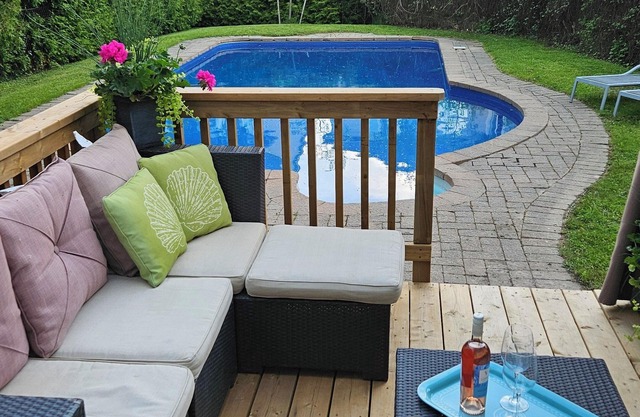 The Blue House - 4 Bedrooms + Pool - Perfect for the Whole Family!