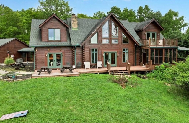 The Bluegrass Ranch - Secluded Luxury Cabin
