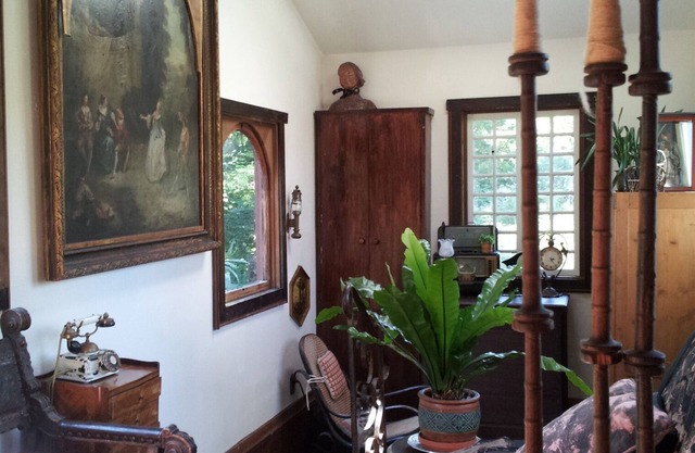 The Bolinas Cottage-Just a Minit!