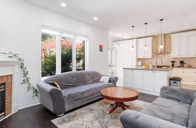 The Brampton Hideaway with Patio