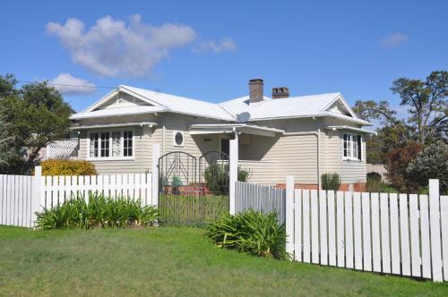 The Brown House Tenterfield