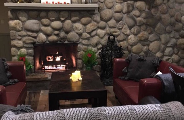 The Bulldog Silver Star - Standard Queen + Queen 1