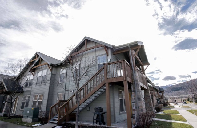 The Canyons - Fox Point Townhome A