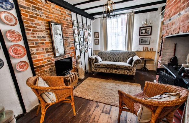 The Captains Cottage (Old Town)
