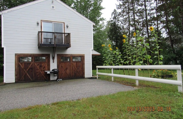 The Carriage House, available four seasons on lake Keewaydin