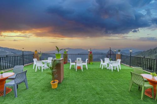 The Charvi Retreat Kufri I Vacations I Conference I MICE I Family Events I Open Air Terrace I Sky Bonfire I Wooden Rooms With Pvt Balconies I Kufri by Exotic Stays