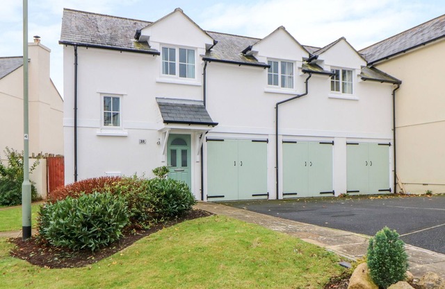THE COACH HOUSE, family friendly, with a garden in Aveton Gifford