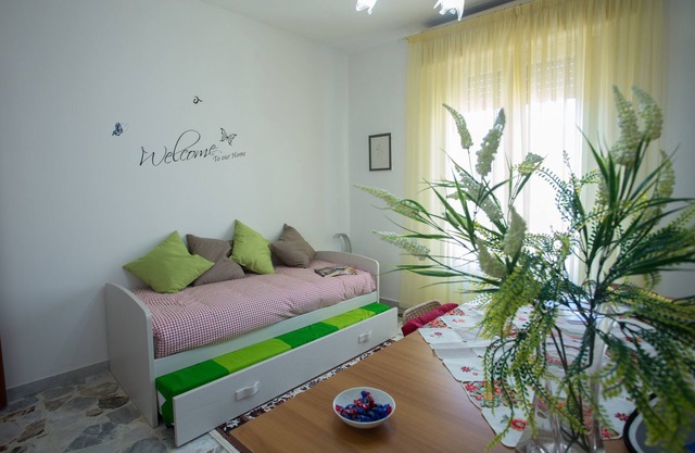 the colorful comfort in the country/lookout