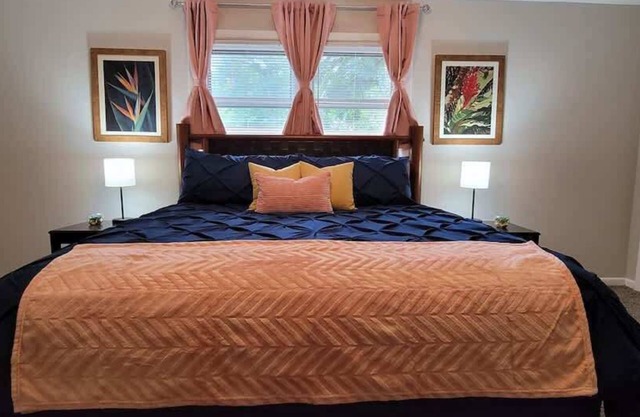*The Comfy King Ranch*King Bed Suite*Fast Wi-Fi