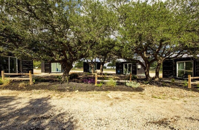The Container Retreat @ 290 Wine Trail #2