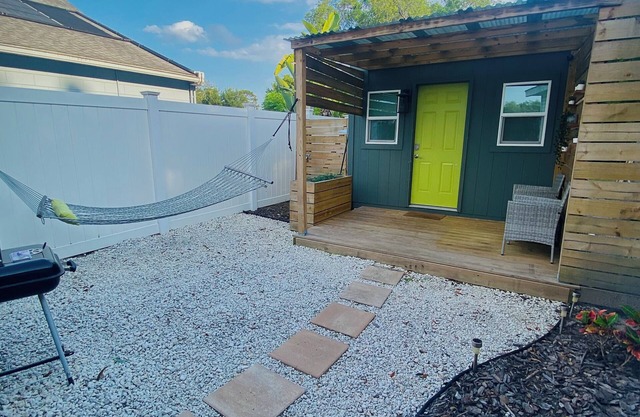 The Cozy Crash Pad: Tiny House Experience