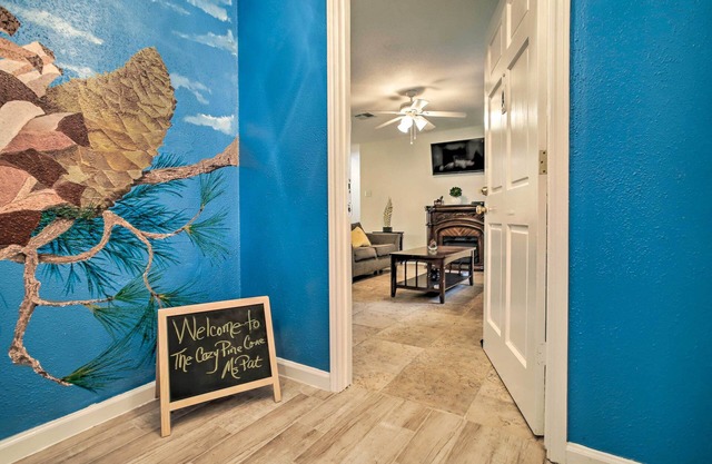 'The Cozy Pine Cone' Home Base: Walk to PVAMU