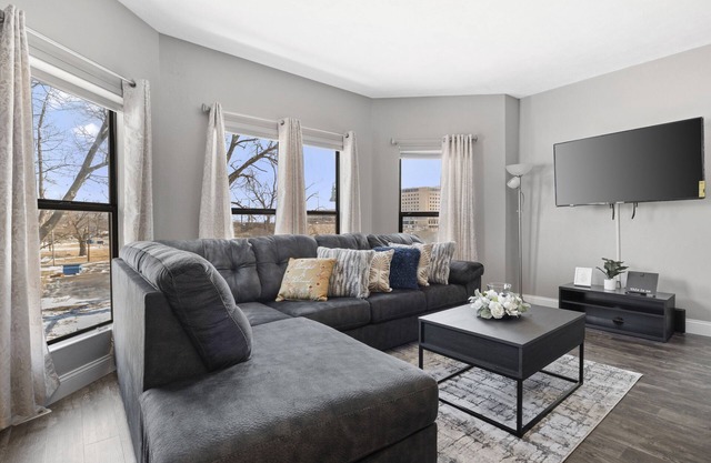 The Cozy Suite near all Attractions in downtown