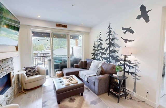The Crowe's Nest @ Peaks West