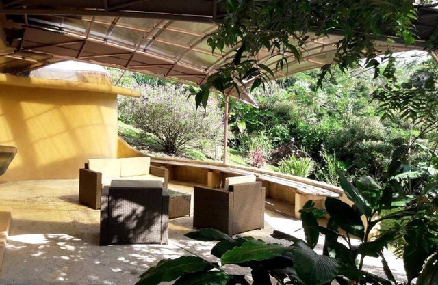 THE CUSUCA- Underground rental near Lake Arenal