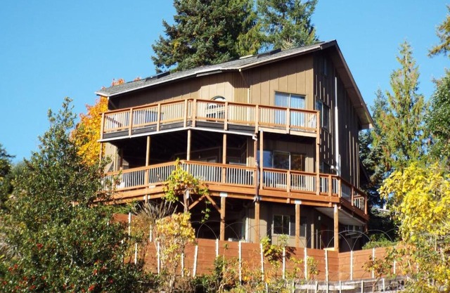 The Deckhouse at Hoodsport