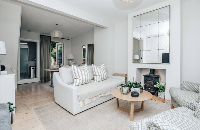 The Dragonfly - Central 2 bedroom house