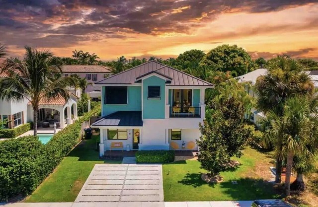 The Dream Delray/4 BR En-suite Pool Home