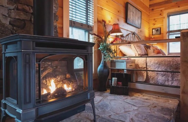 THE DREAM ROOM/Quiet & Romantic new build - Blue Ridge/Cherry Log GA.