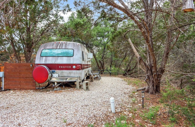 The Driftwoods Red RV - Pet Friendly!