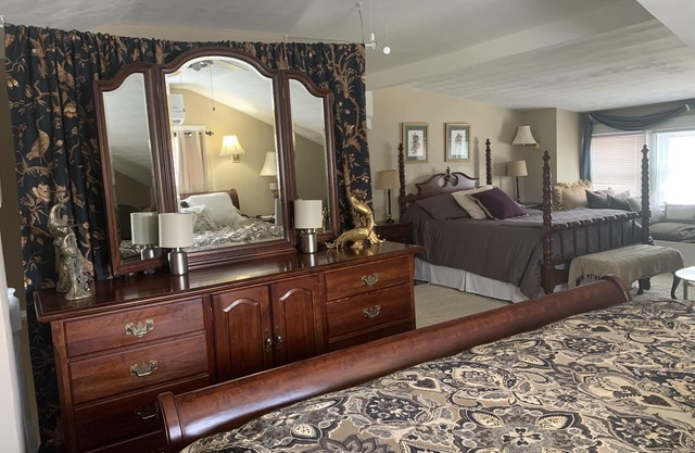 The Eagle's Nest: 5Beds/3Baths Beautiful Craftsman Home