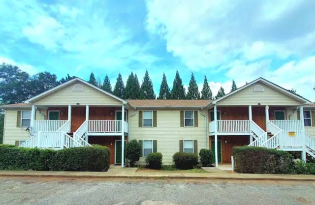 The Eclectic. Entire place. 2 bedrooms , 2 baths.