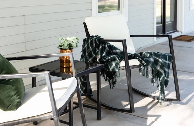 The Farmhouse Acreage - Modern Stay with a Country Feel