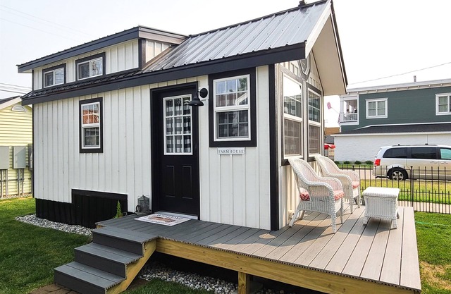 The Farmhouse - Tiny Digs Lakeshore