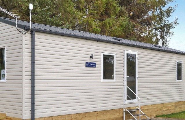 The Finch offers a comfortable space for 4 guests.