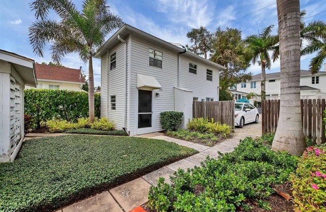 The Fish House - 2BR cozy cottage steps from the beach and historic downtown Boca Grande