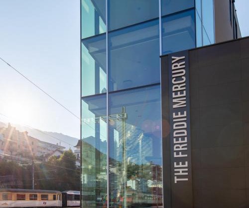 "The Freddie Mercury" Hotel