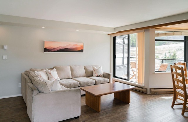 The Garibaldi Suite Mountain View