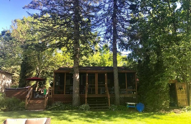 The Getaway (Dog Friendly/Optional Pontoon Rental)