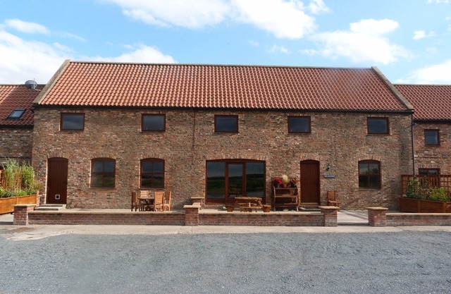 The Granary Barn, Sleeps 10, has Endless Character & Charm in a Rural Setting.