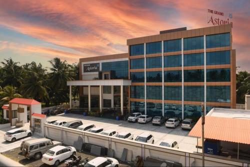 THE GRAND ASTORIA SOMANTH