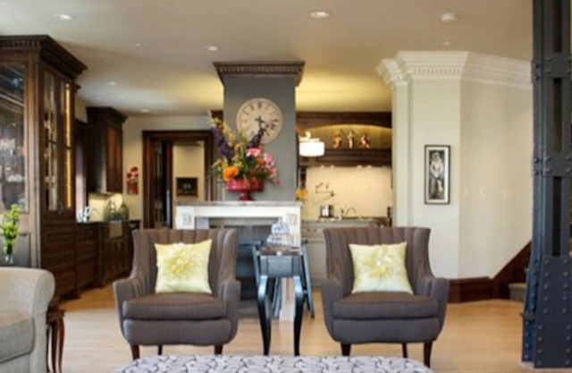 The Grand Manse Penthouse - Luxury Downtown Condo