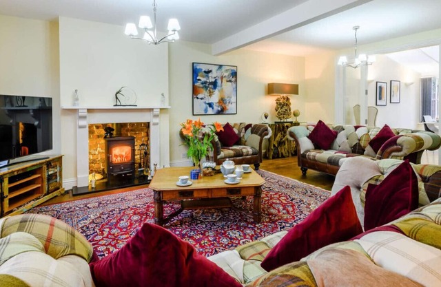 The Grange - Three Bedroom House, Sleeps 6