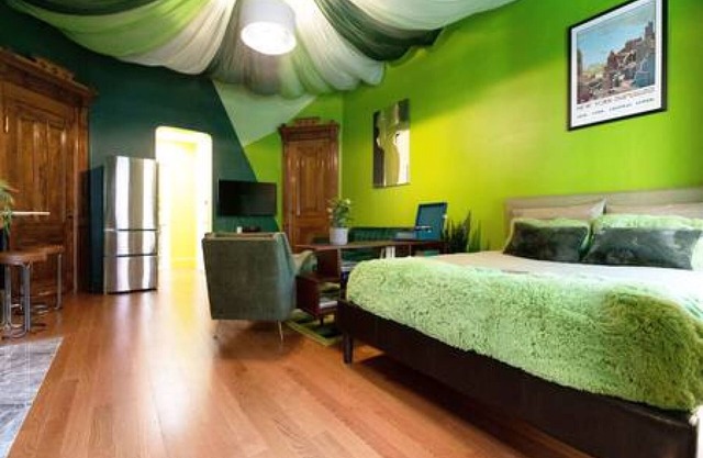 The Green Room: 70s Groove Themed Studio