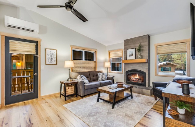 The Griffith's House - Stylish Comfort Close to All Things Leavenworth!